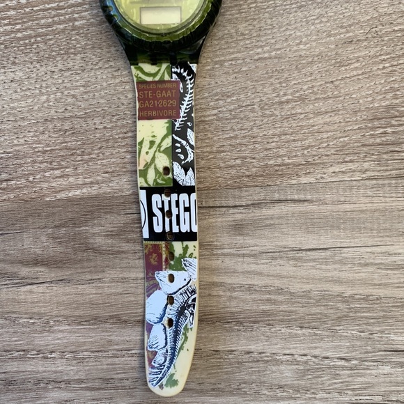 Vintage Jurassic Park digital Dinosaur Wrist Watch Nonworking collectible - Picture 5 of 9